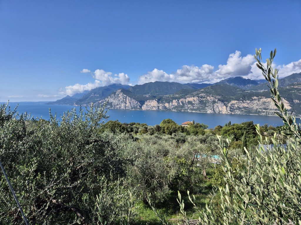 Sommer Roadtrip Italien–Österreich: Eine tolle 2-Wochen-Camping-Tour für Familien & Paare gardasee2